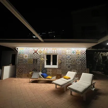 Celebrity - Big Terrace On The Sea Casa vacanze *